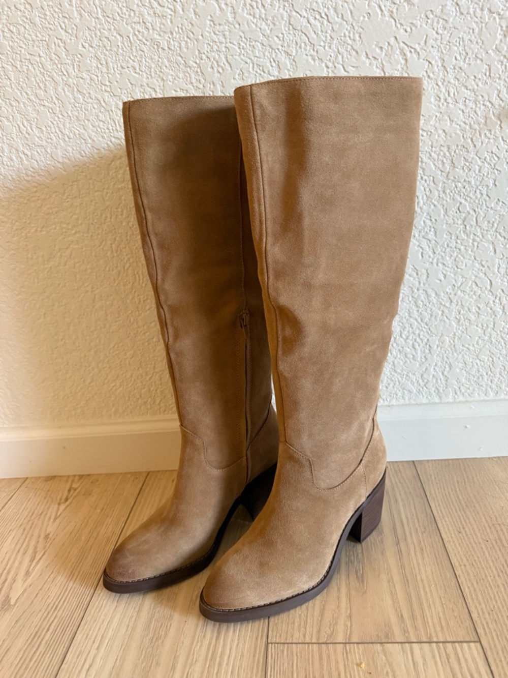 CROWN VINTAGE western tan suede Knee-High Boots size 7.5 brand new, never worn - Picture 3 of 7